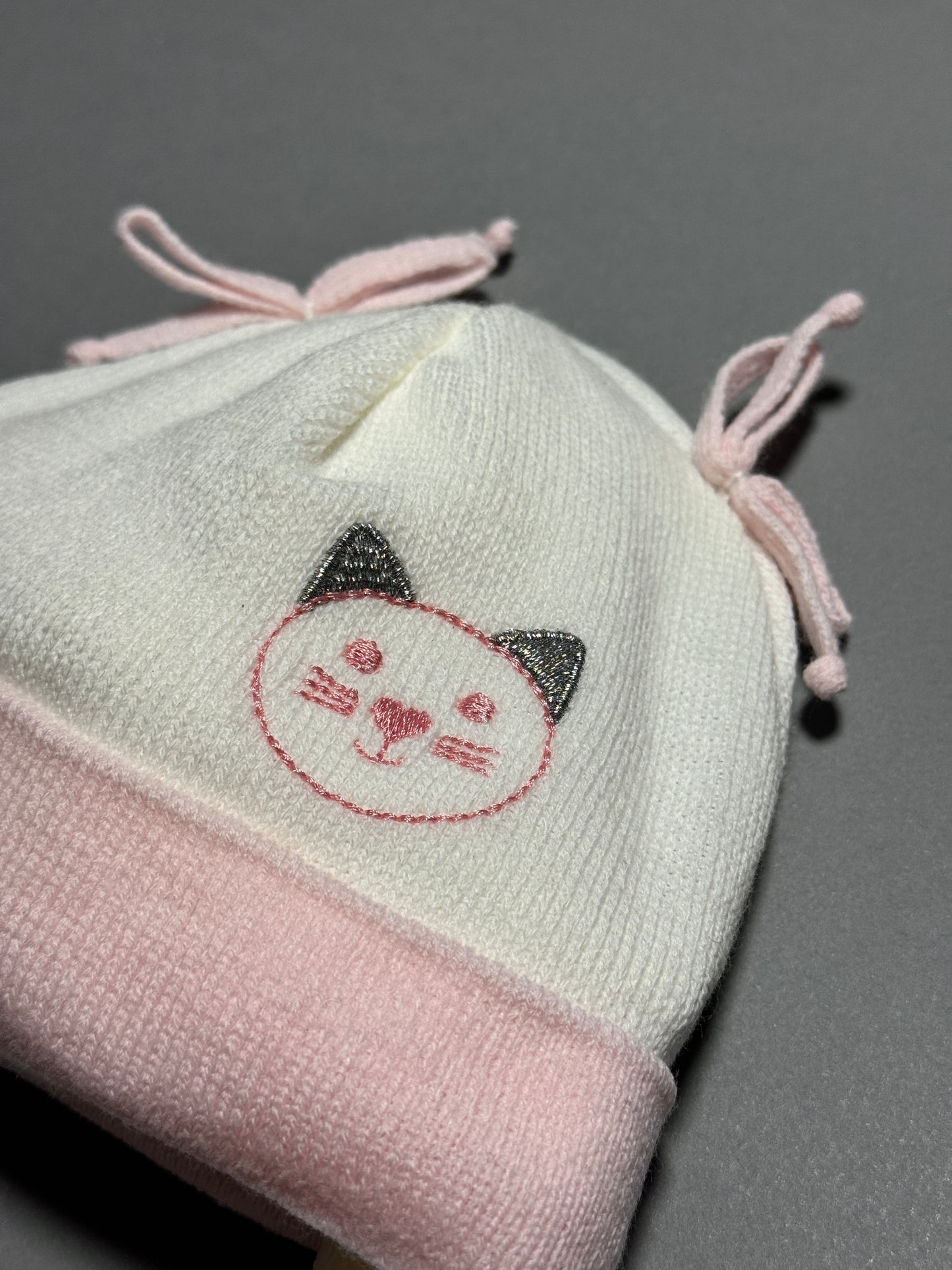 FIRST CAT - Fehér-Rózsaszín Kötős Cica Mintás Kötött Lány Sapka