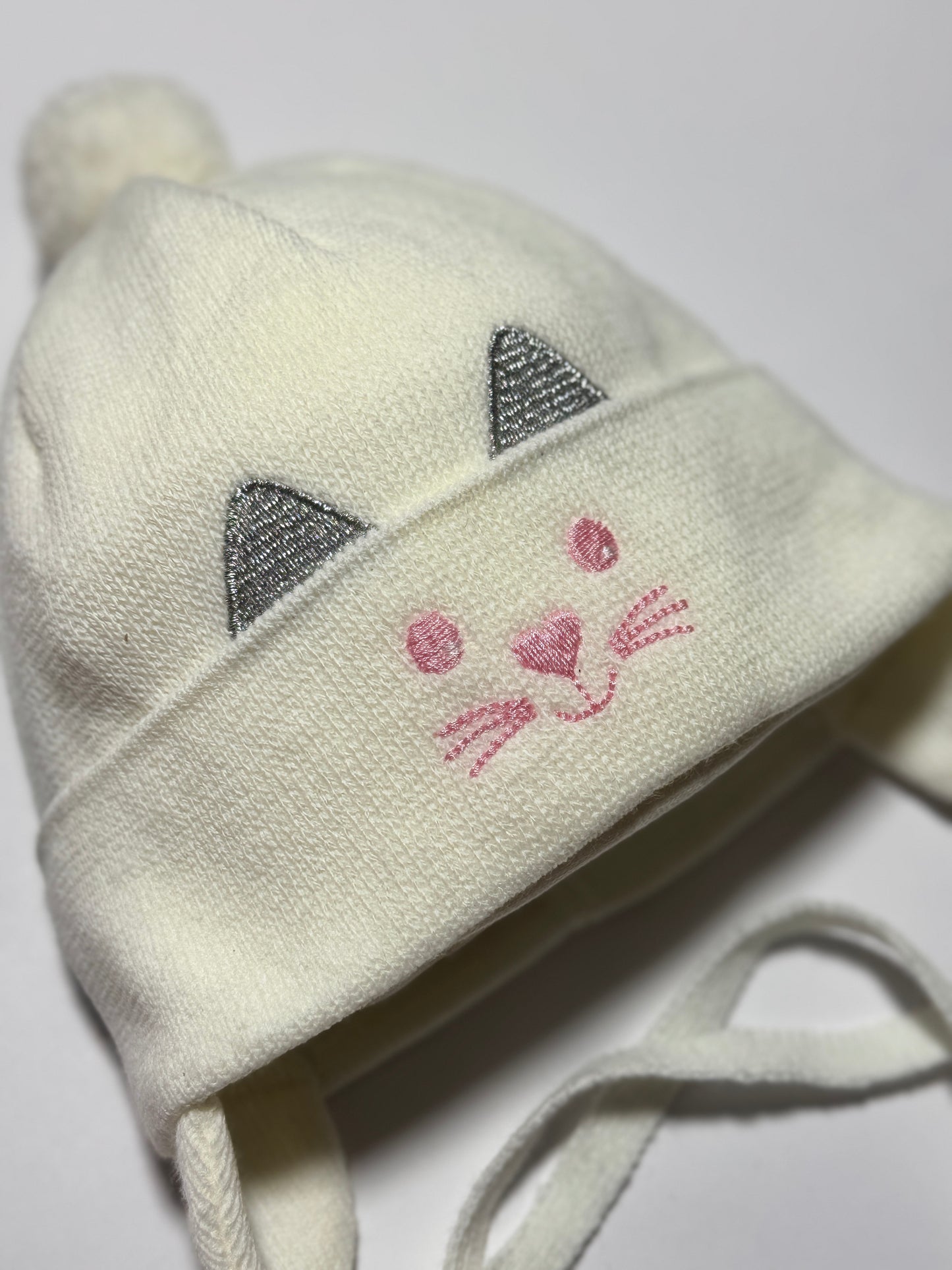 KITTEN SMILE - Ekrü Kötős Cica Mintás Kötött Lány Sapka