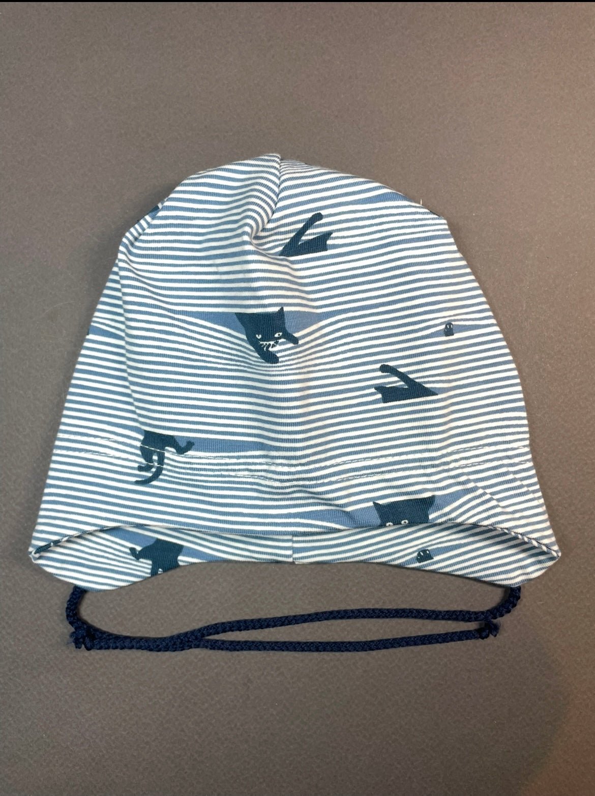PEEKABOO - Cica Mintás Kék Csíkos Kötős Pamut Fiú Sapka - Fiú Sapka - Minimanó