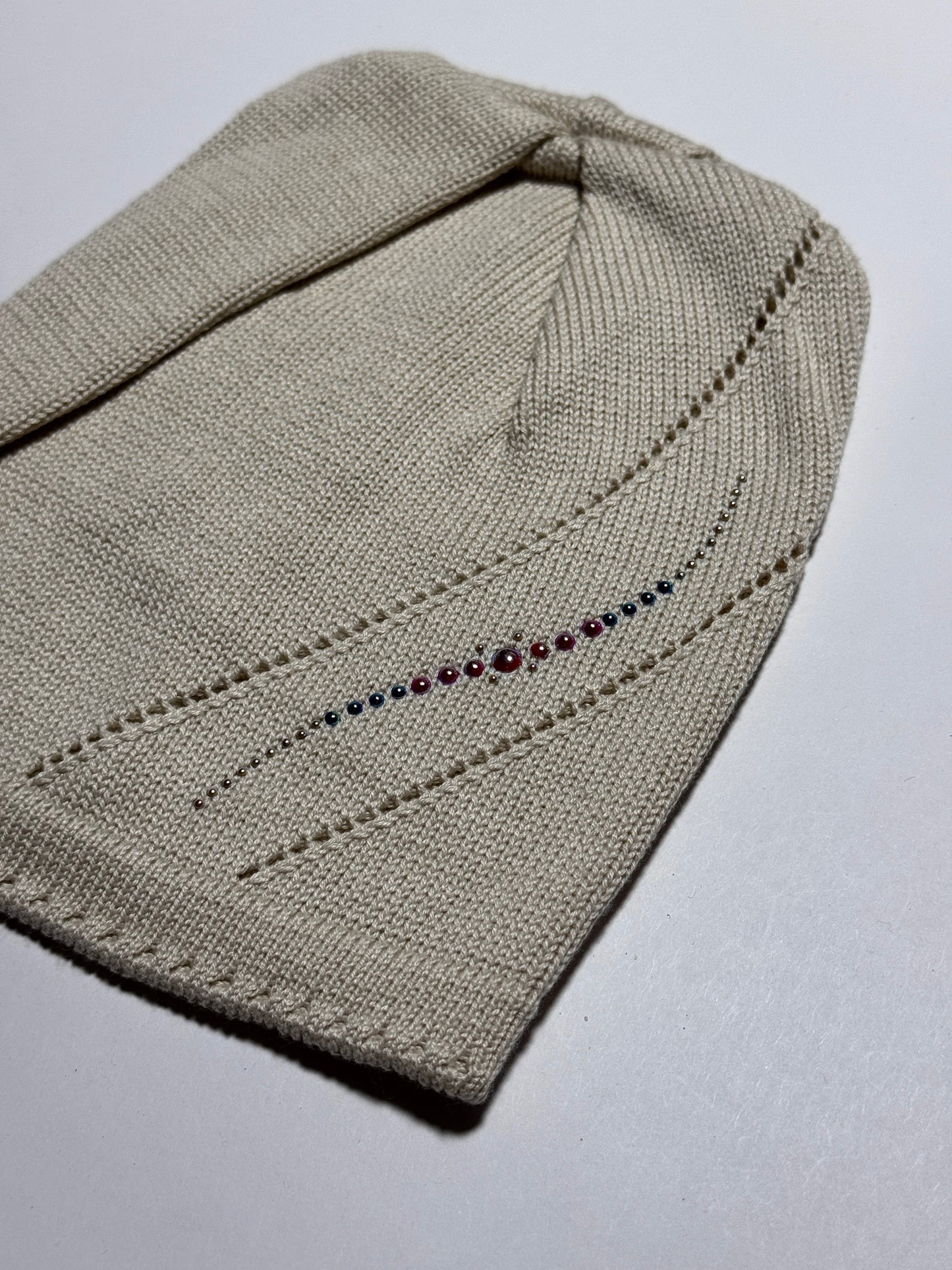 LEAF - Bézs Strasszos Kötött Lány Beanie Sapka